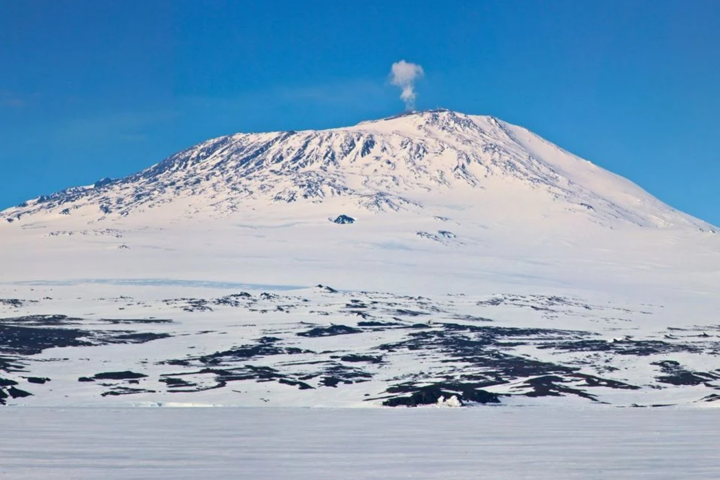 goldregen-am-suedpol-der-mount-erebus