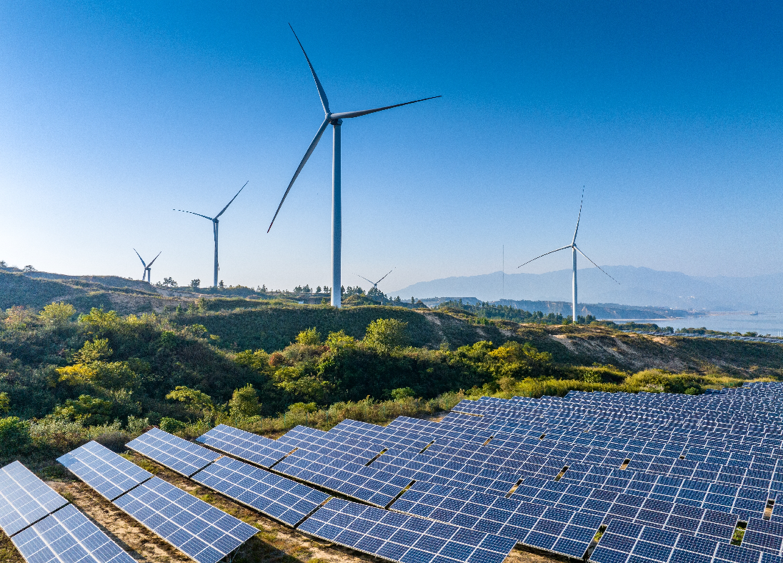 erneuerbare-energien-windkraft-und-solar-dominieren