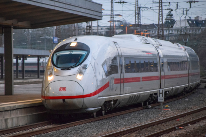mehr-komfort-im-ice-3neo-bahn-setzt-auf-moderne-ausstattung