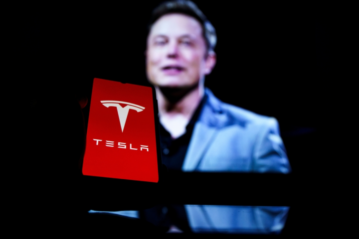 tesla-aktie-stuerzt-ab-–-musk-unter-druck