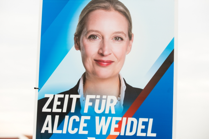 afd-liegt-erstmals-in-umfrage-vor-union-und-spd