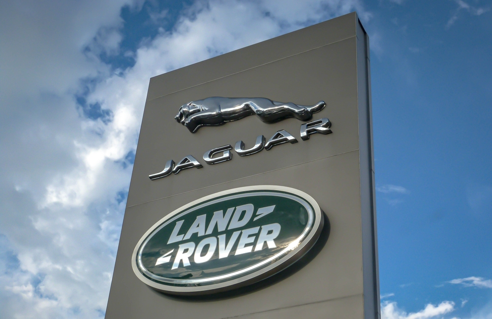 jaguar-land-rover-stoppt-us-lieferungen-wegen-trump-zöllen