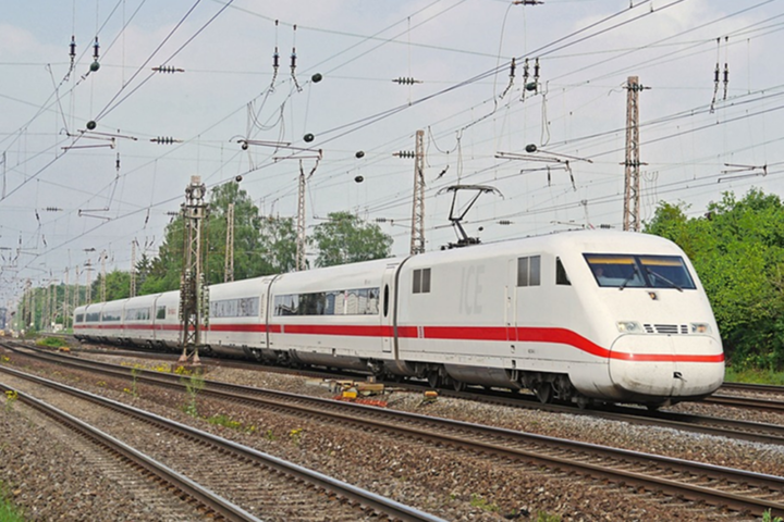 bahn-senkt-verluste-deutlich,-kämpft-weiter-mit-problemen