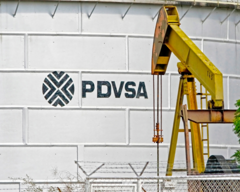 sinkende-ölpreise,-feste-aktien:-venezuela-rückt-ins-zentrum