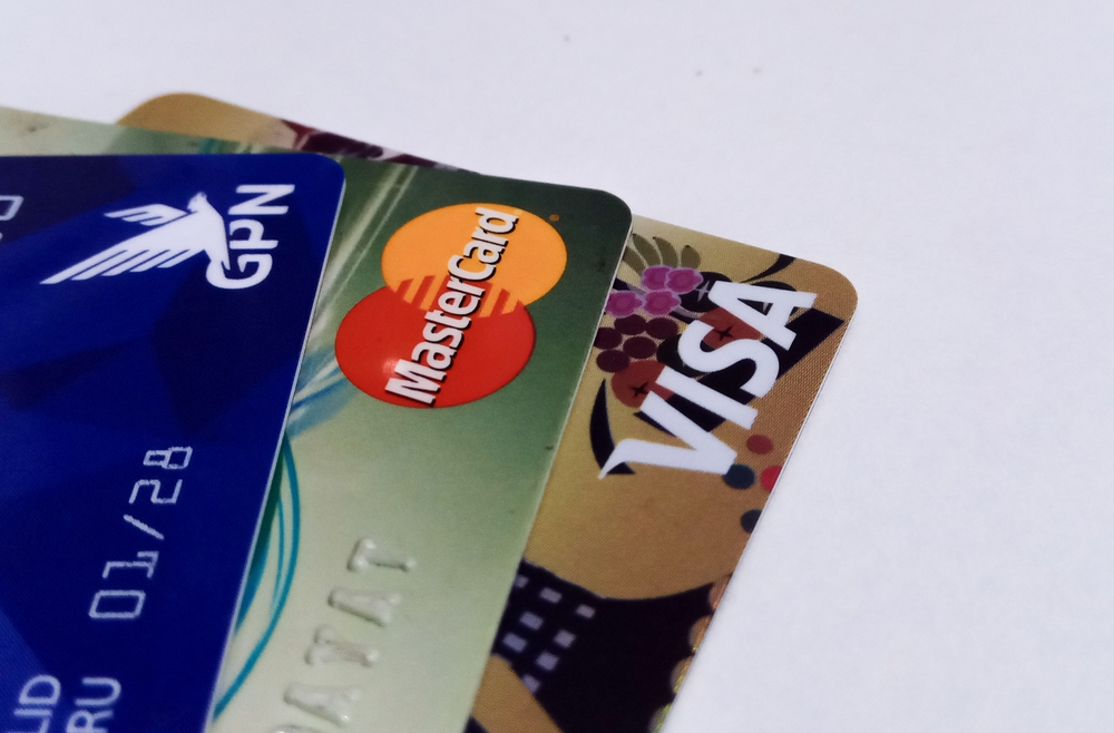 trump-plant-zinsdeckel-–-kreditkartenbranche-unter-schock