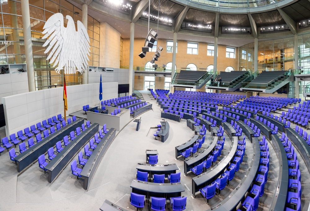 afd-steigt-auf-rekordwert,-merz-stürzt-ab