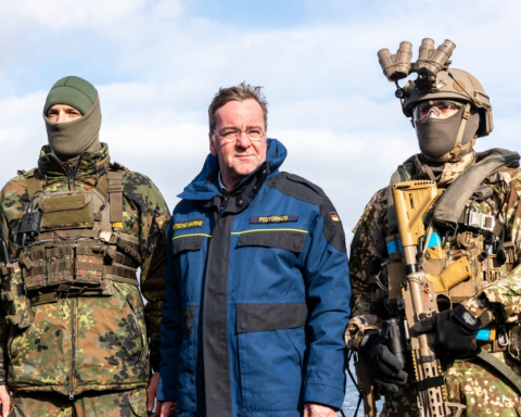 f126-aus-schickt-rheinmetall-aktie-auf-talfahrt