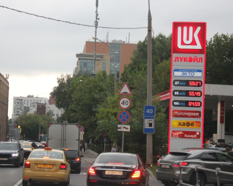 russlands-tankstellen-geraten-unter-druck