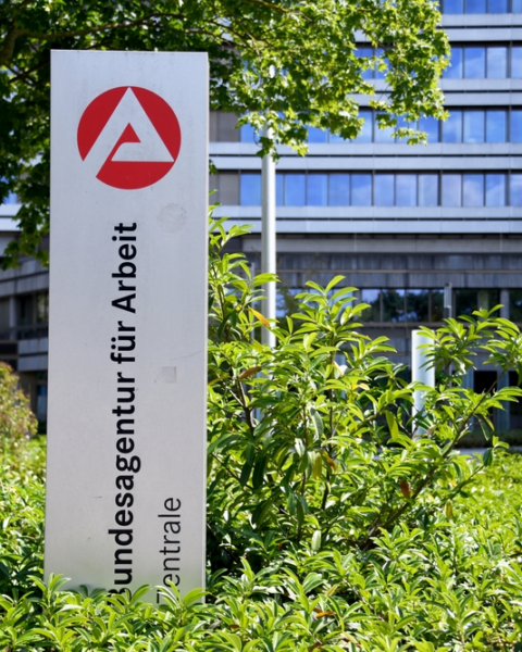 industrie-verliert-jeden-monat-15.000-arbeitsplätze