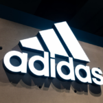 warum-die-adidas-aktie-so-stark-abstürzt