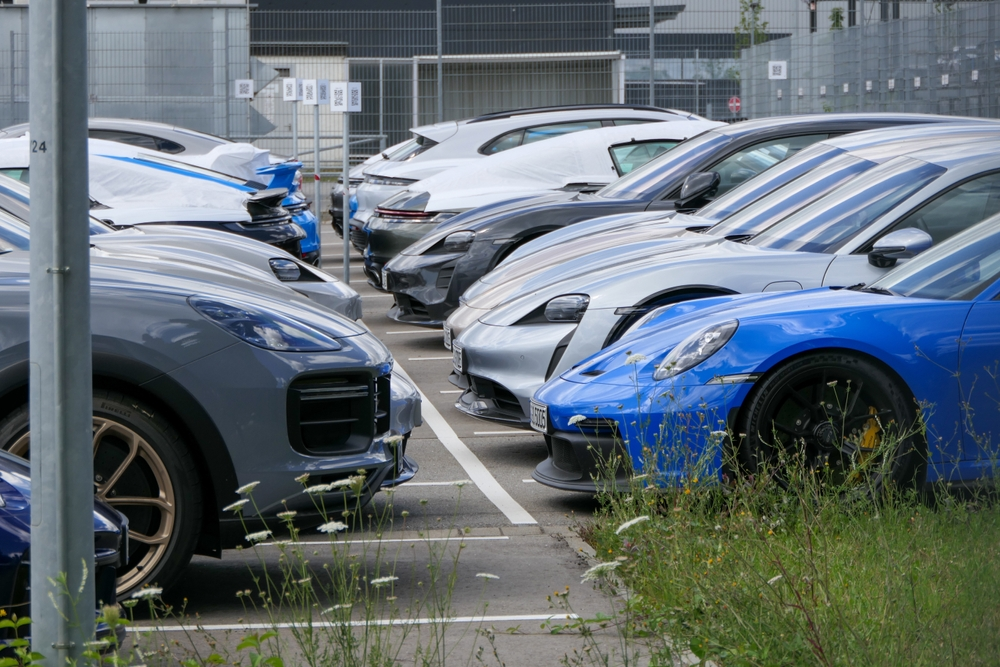 Ölpreisschock setzt Autoaktien kräftig unter Druck