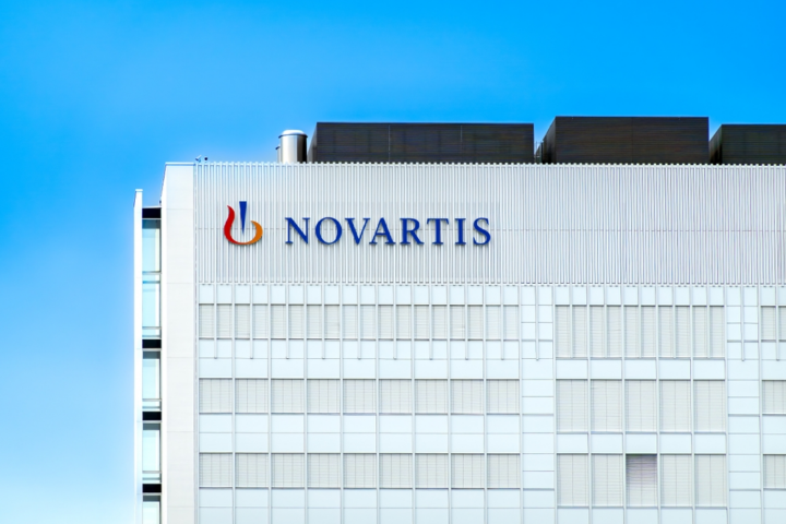 Novartis hebt Ergebnisprognose nach starkem Quartal an