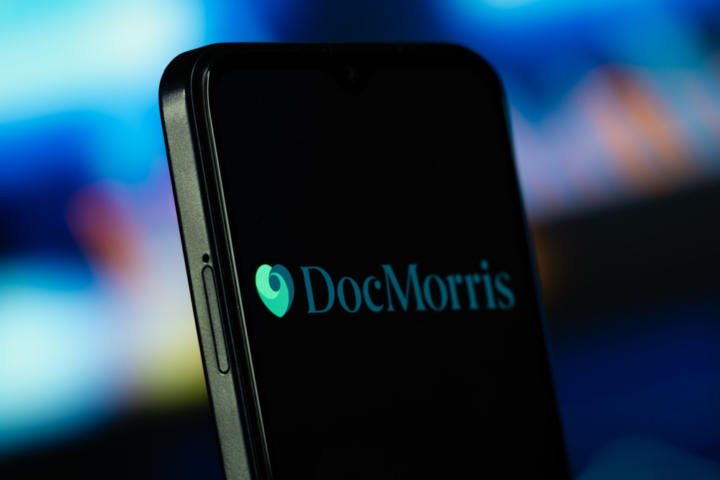 DocMorris hebt Jahresprognose nach starkem Quartal an