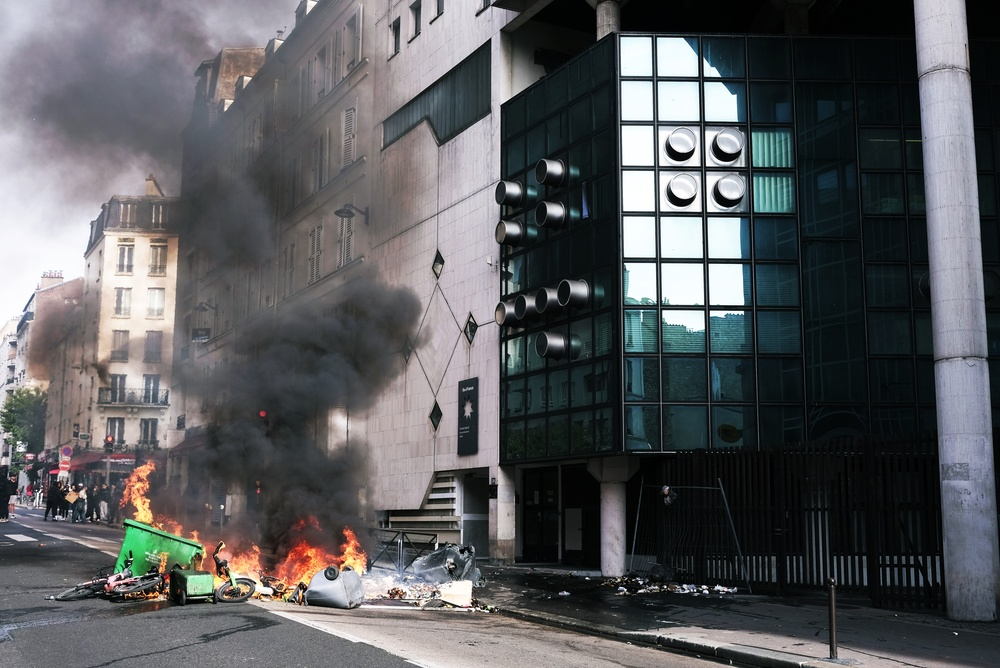 Frankreichs Krise belastet Dax und EuroStoxx